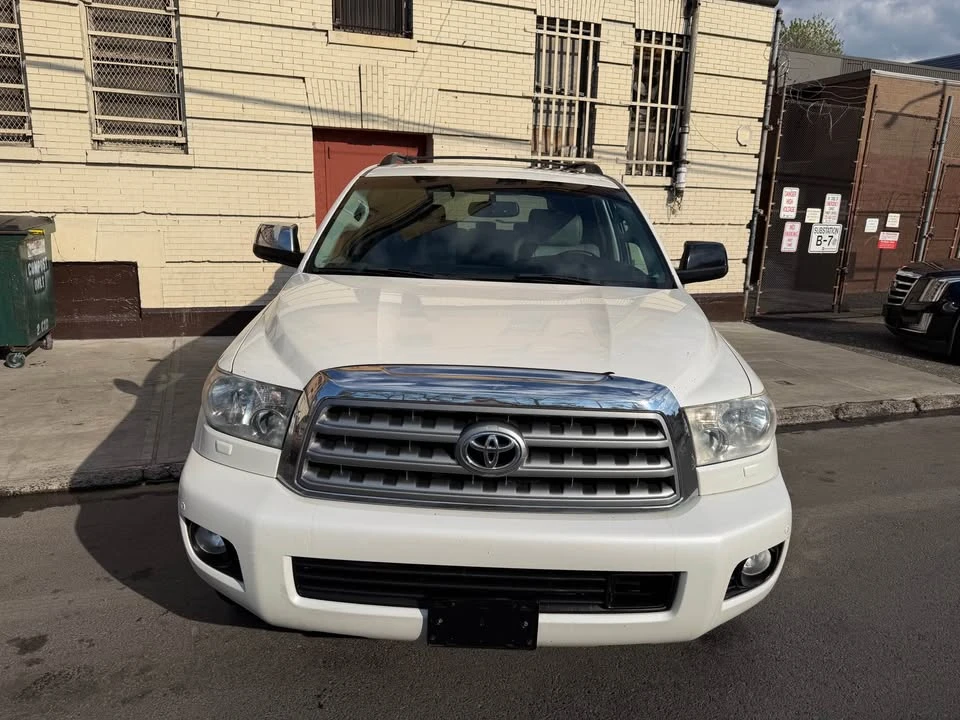 2011 Toyota Sequoia 2nd Gen - Image 2 of 9