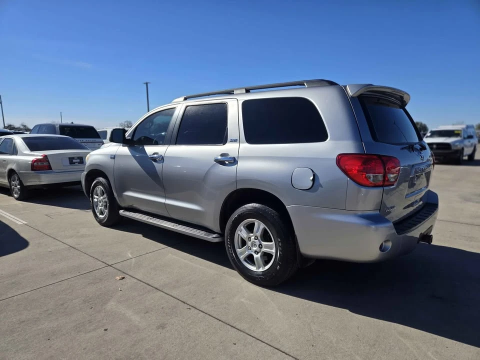2011 Toyota Sequoia 2nd Gen - Image 5 of 20