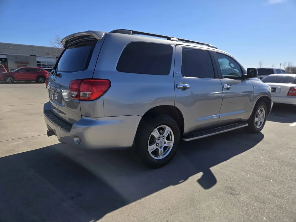 2011 Toyota Sequoia 2nd Gen - Image 16 of 20