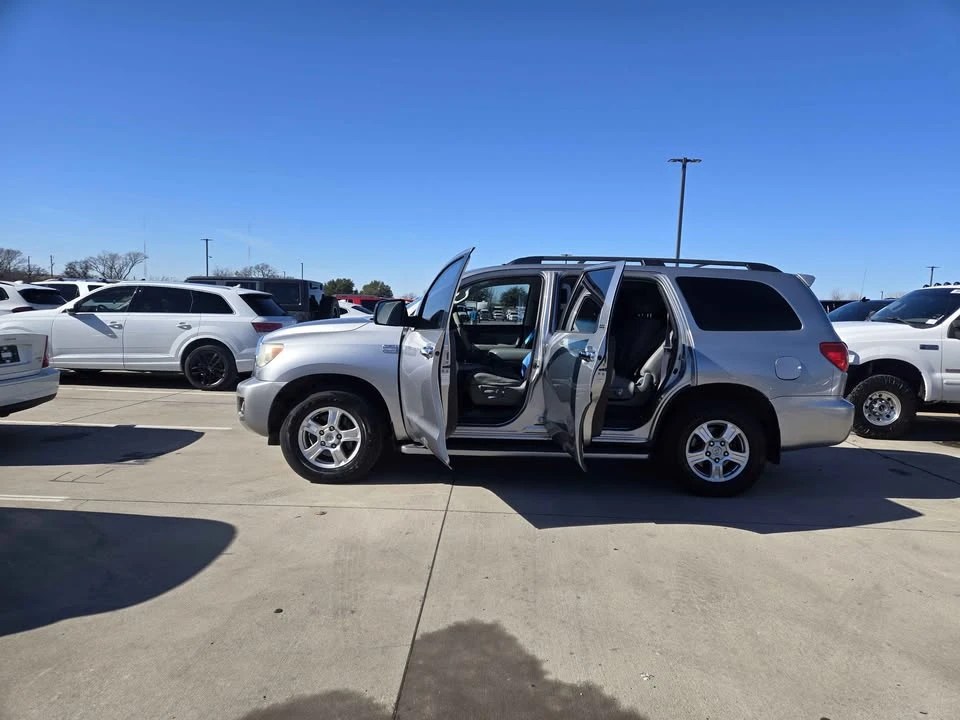 2011 Toyota Sequoia 2nd Gen - Image 12 of 20