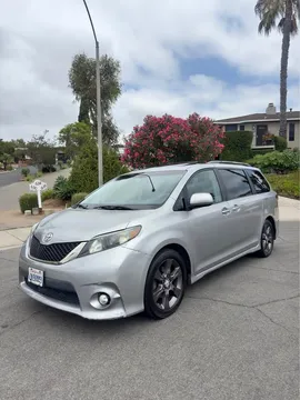 2011 Toyota Sienna SE