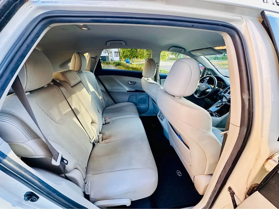 2011 Toyota Venza - Image 7 of 10