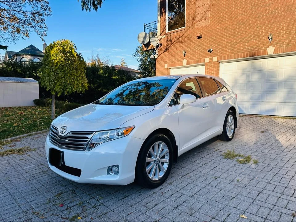 2011 Toyota Venza - Image 2 of 10
