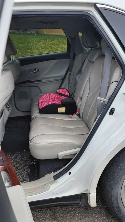 2011 Toyota Venza - Image 3 of 10