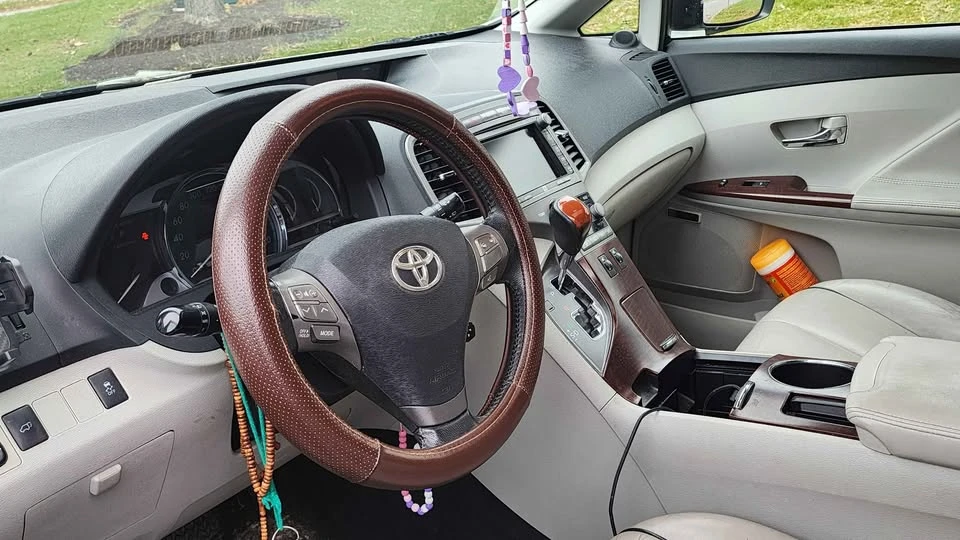 2011 Toyota Venza - Image 4 of 10