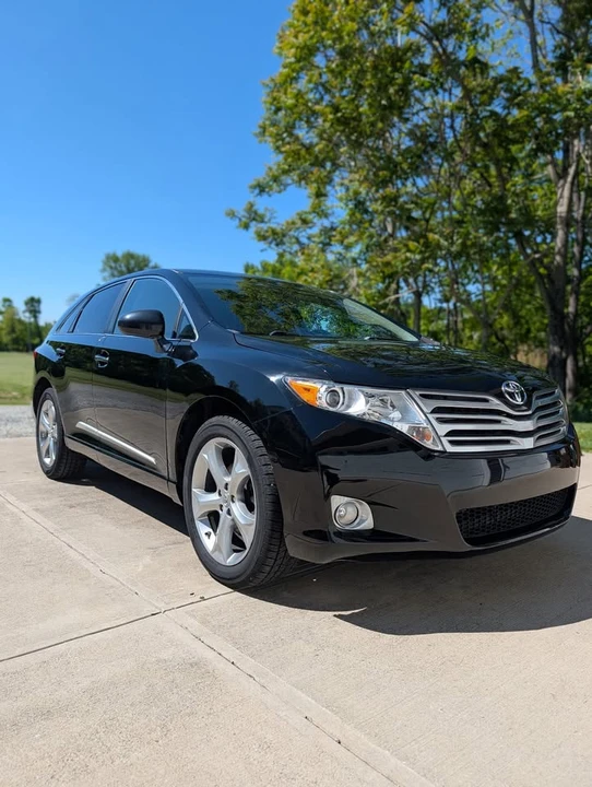 2011 Toyota Venza - Image 2 of 9