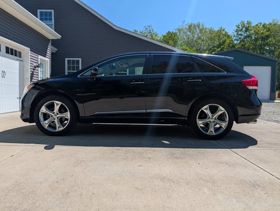 2011 Toyota Venza - Image 3 of 9