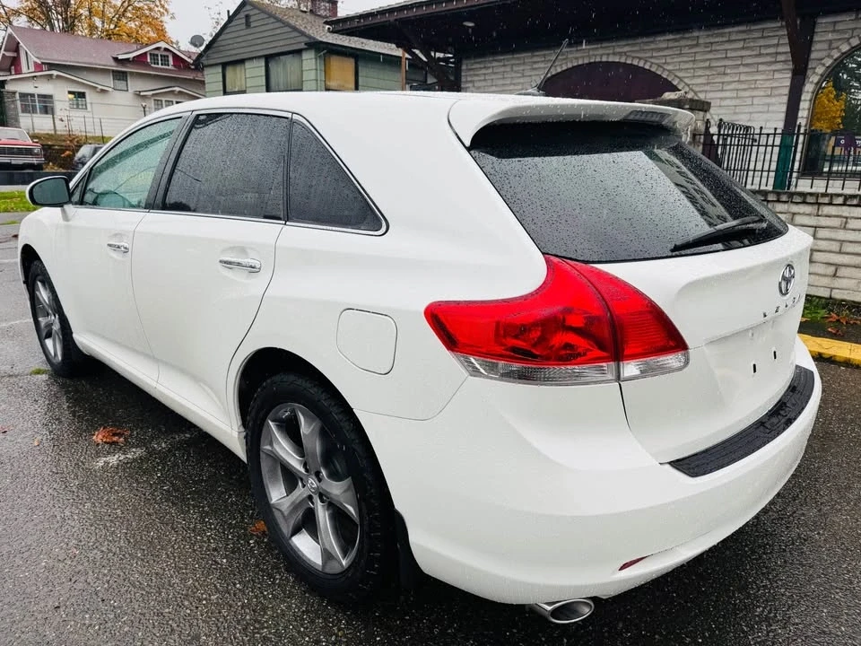 2011 Toyota Venza - Image 2 of 17