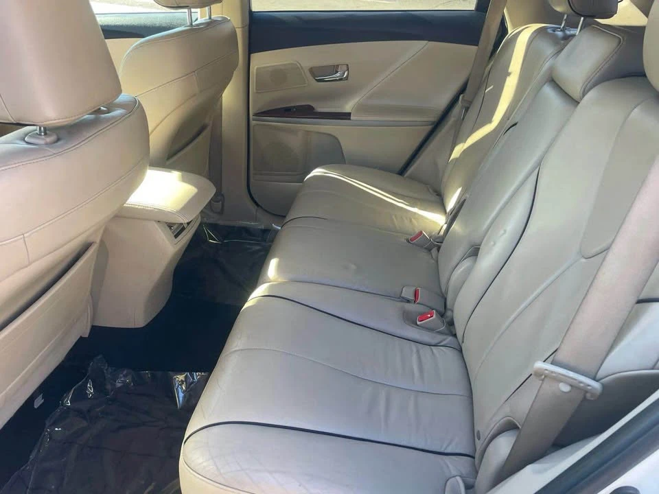 2011 Toyota Venza - Image 7 of 8