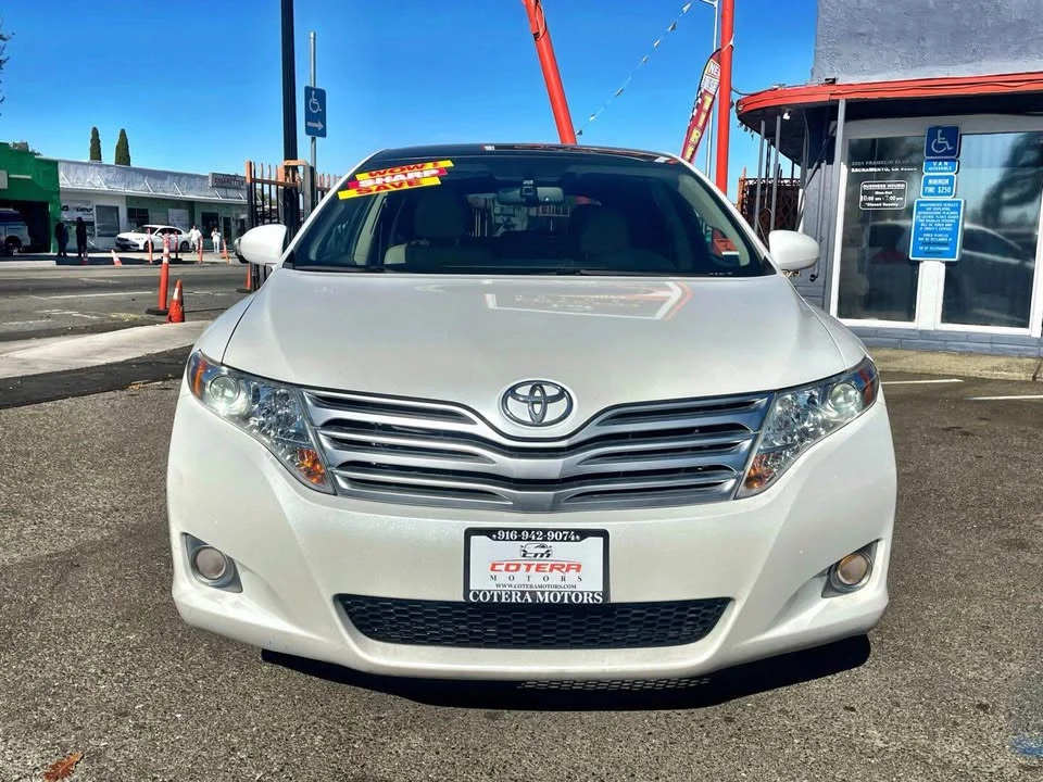 2011 Toyota Venza - Image 2 of 8