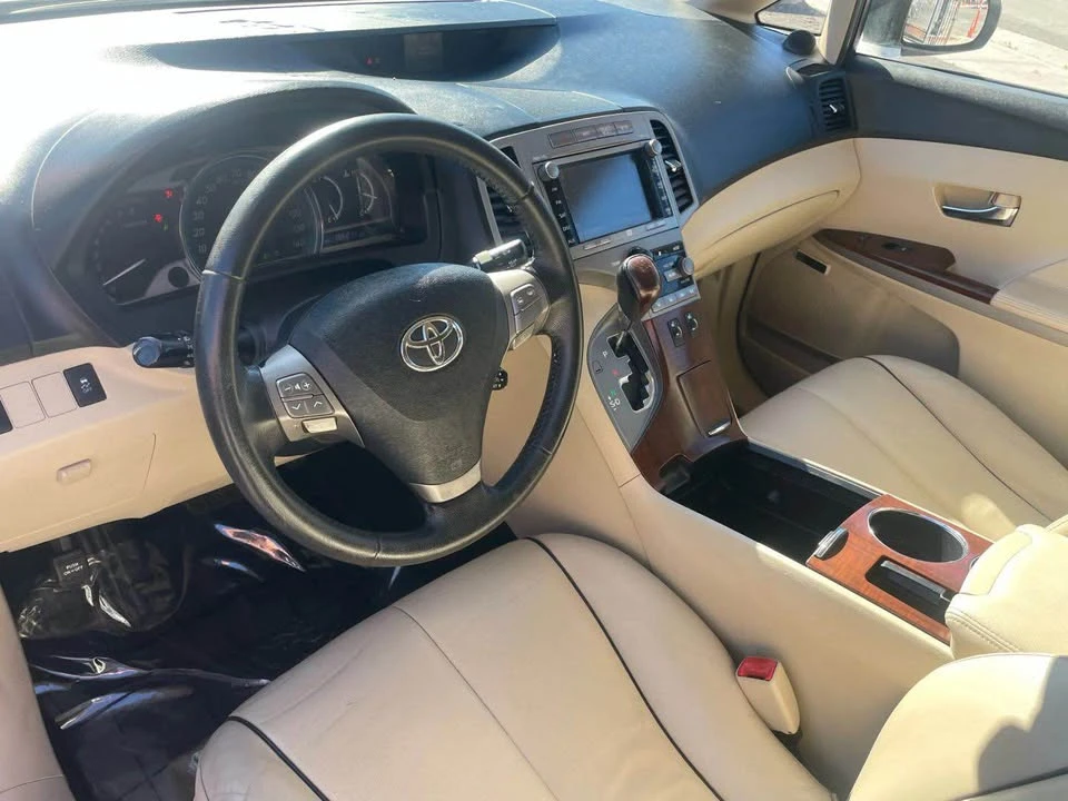 2011 Toyota Venza - Image 8 of 8