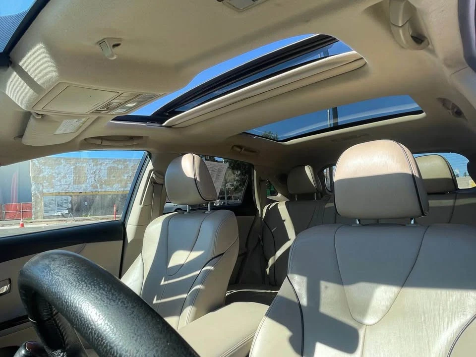 2011 Toyota Venza - Image 6 of 8