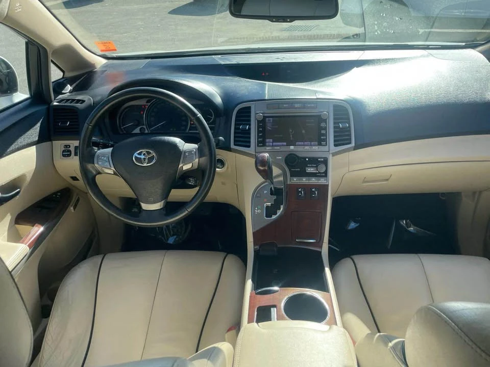 2011 Toyota Venza - Image 5 of 8