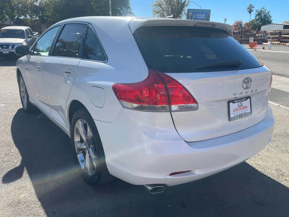2011 Toyota Venza - Image 3 of 8
