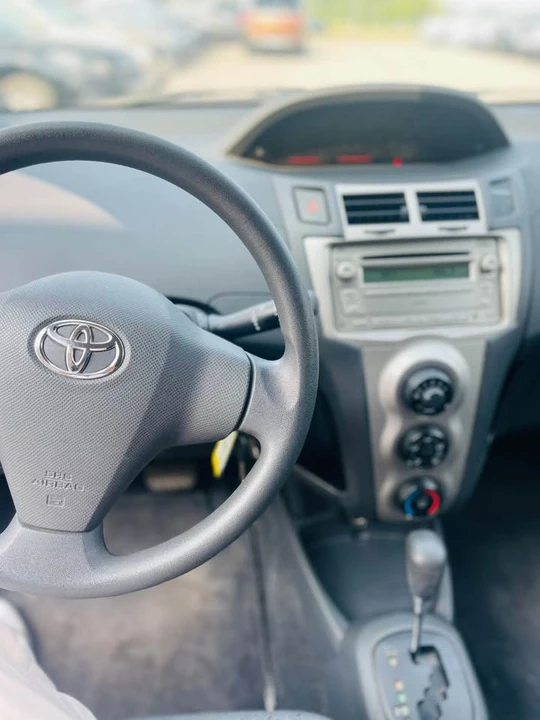 2011 Toyota Yaris - Image 4 of 14