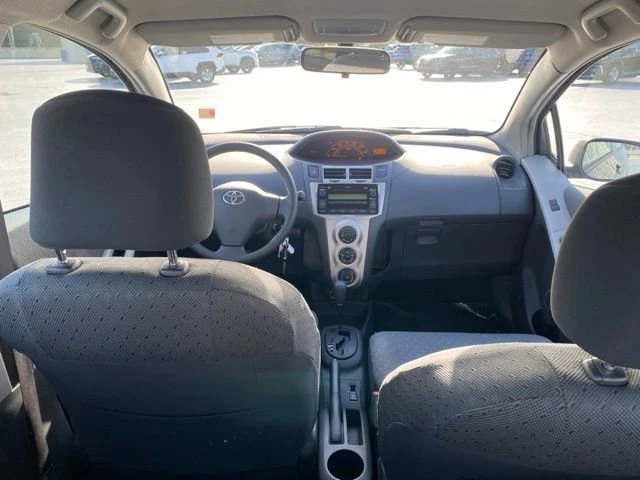 2011 Toyota Yaris - Image 9 of 9