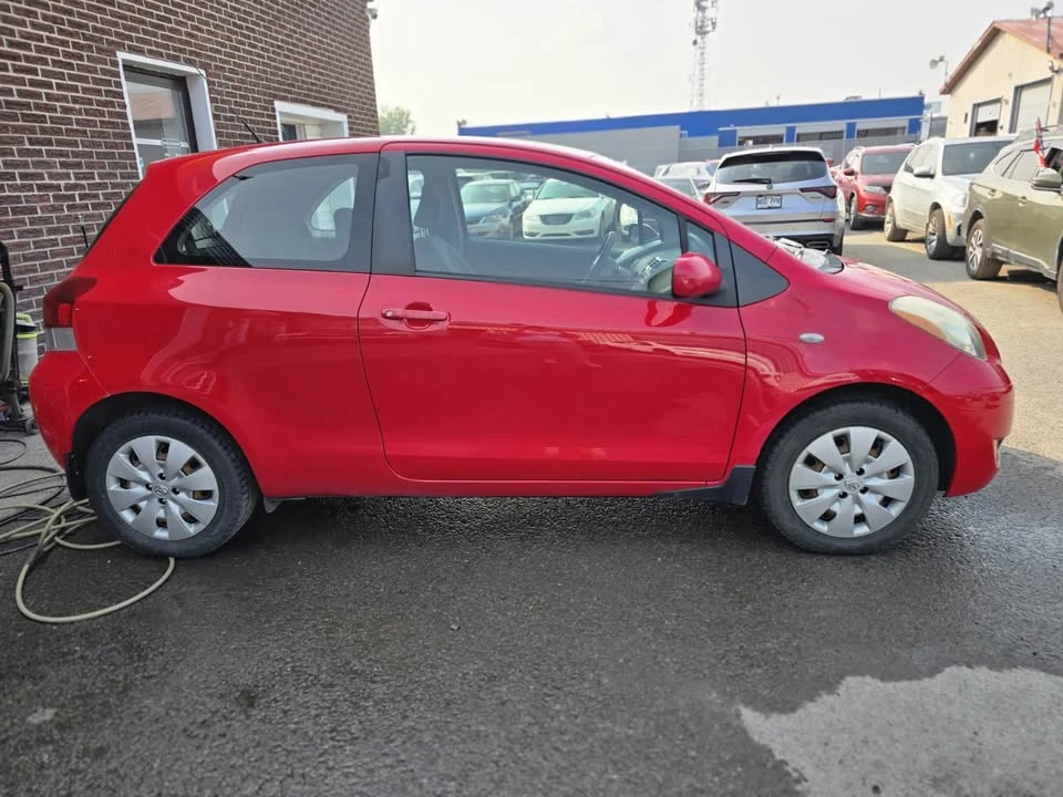 2011 Toyota Yaris - Image 13 of 14