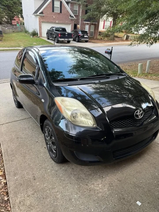 2011 Toyota Yaris - Image 2 of 9