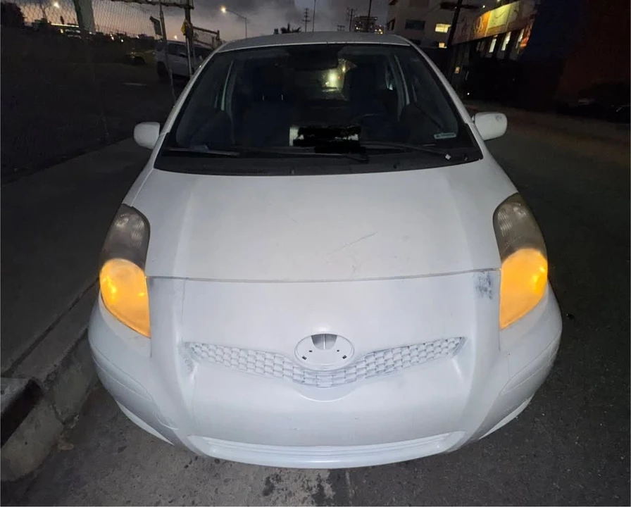 2011 Toyota Yaris - Image 6 of 11