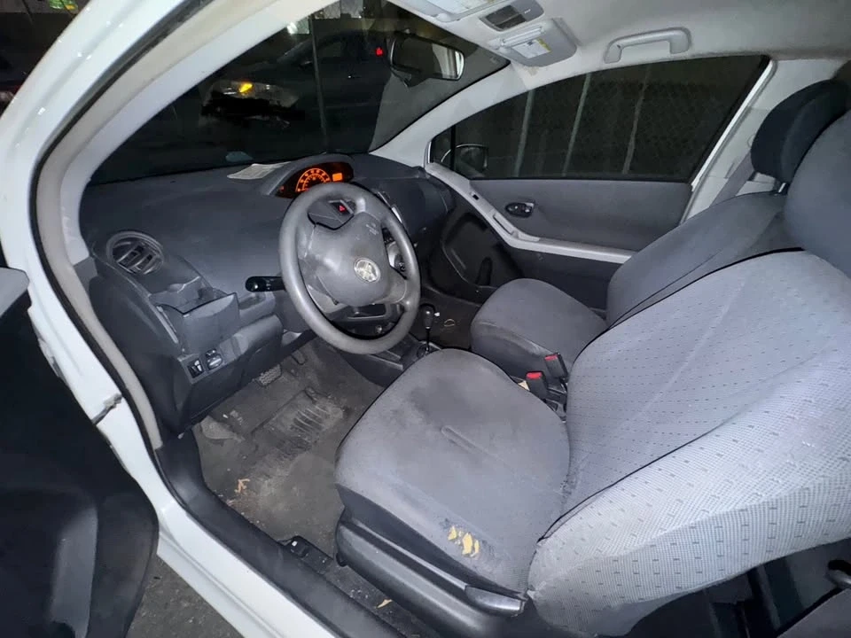 2011 Toyota Yaris - Image 8 of 11