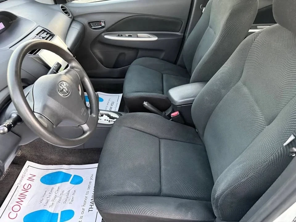 2011 Toyota Yaris - Image 17 of 20