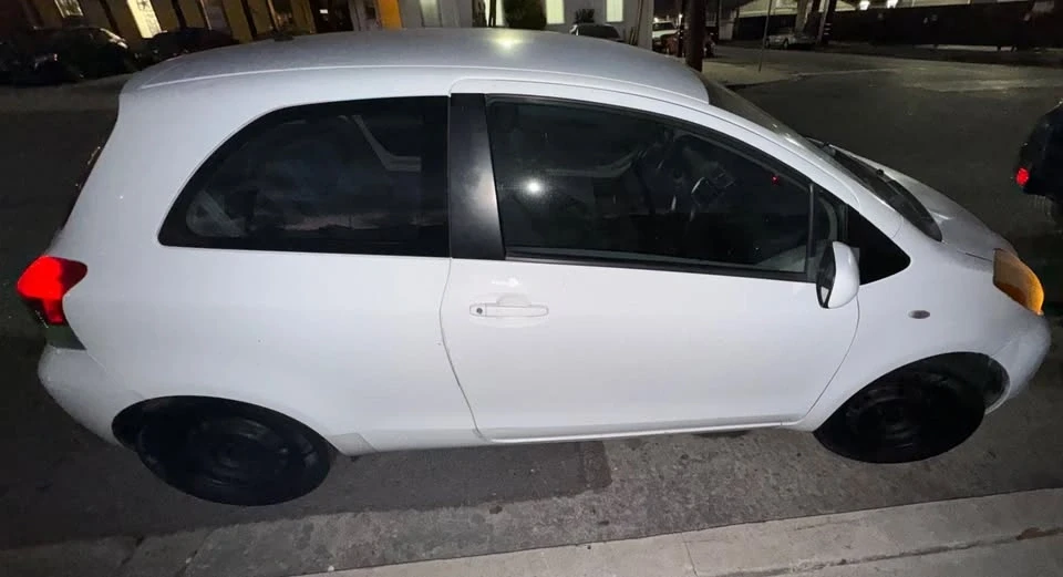 2011 Toyota Yaris - Image 3 of 11