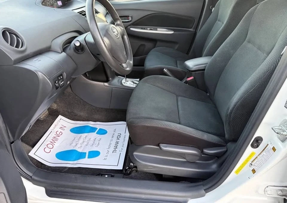 2011 Toyota Yaris - Image 16 of 20