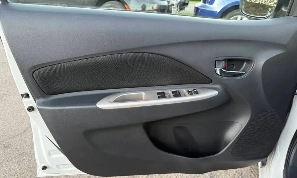 2011 Toyota Yaris - Image 18 of 20