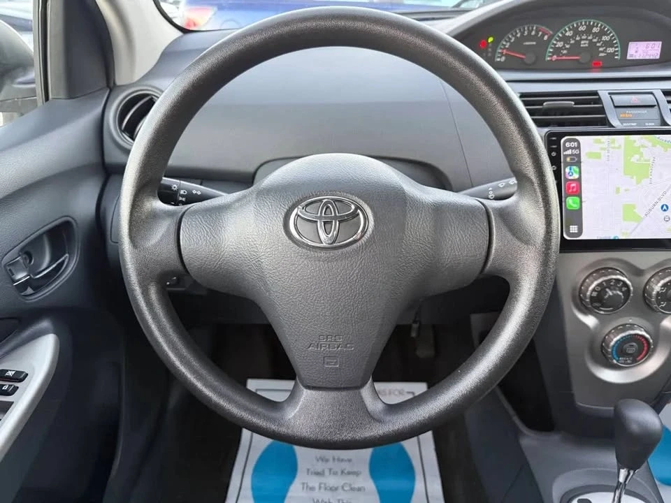 2011 Toyota Yaris - Image 11 of 20