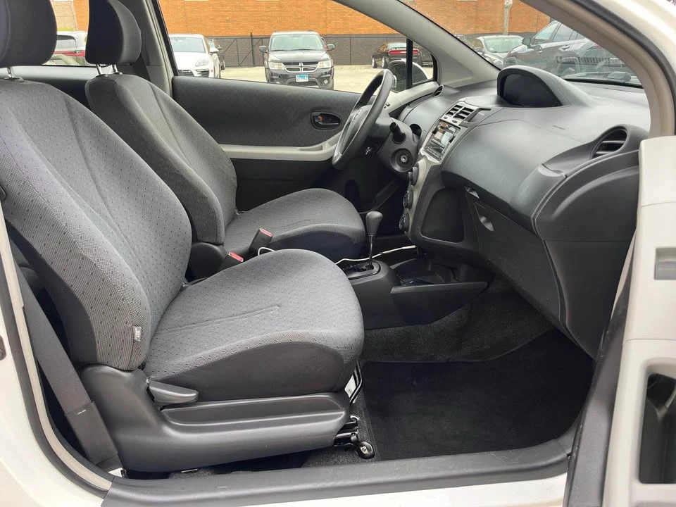 2011 Toyota Yaris - Image 6 of 10