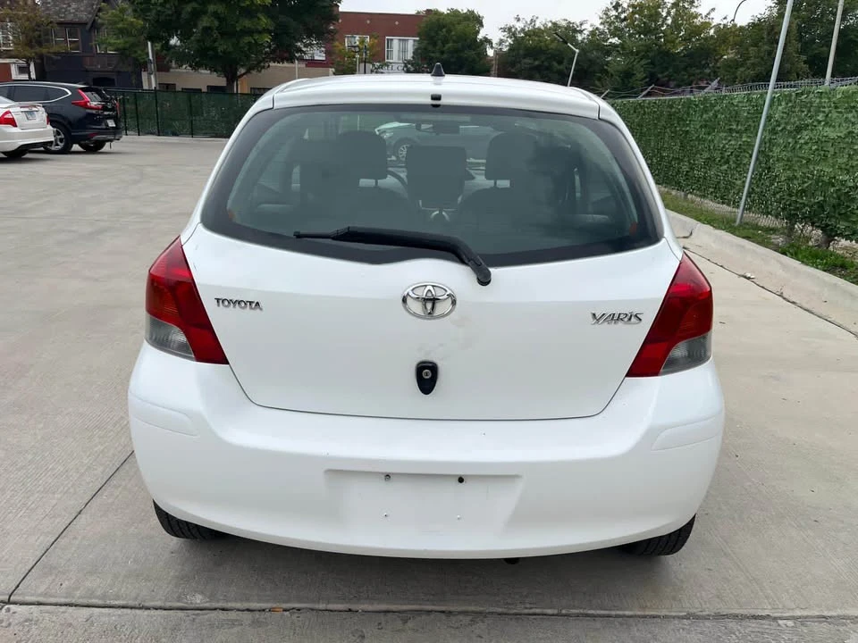 2011 Toyota Yaris - Image 2 of 10