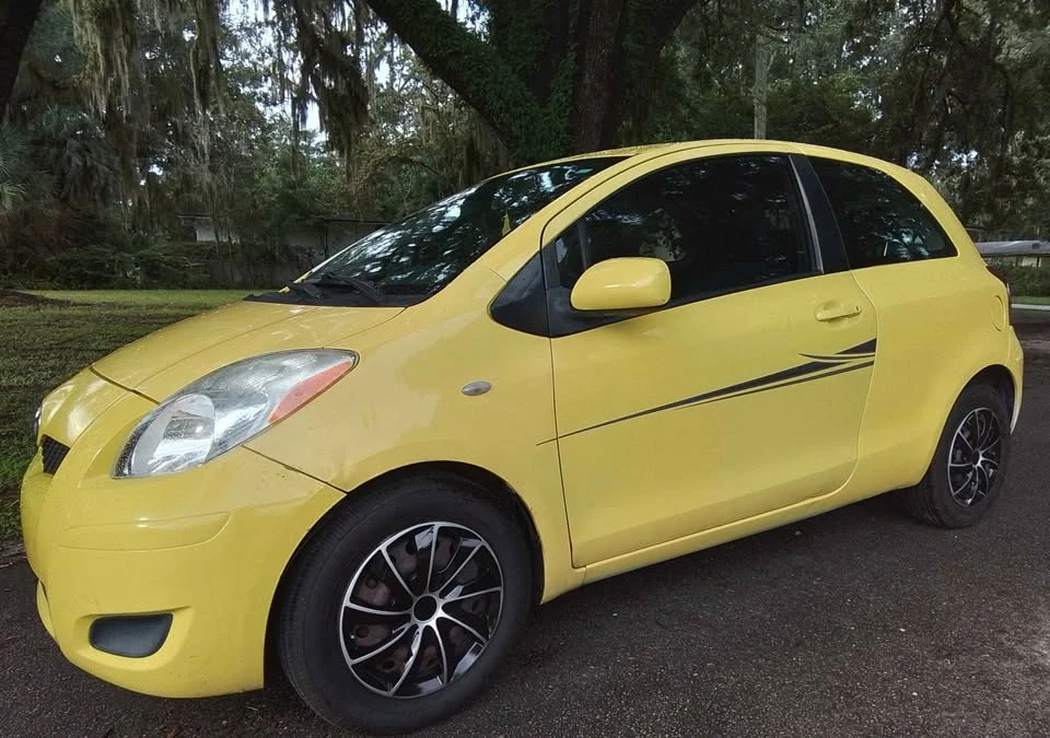 2011 Toyota Yaris - Image 2 of 20