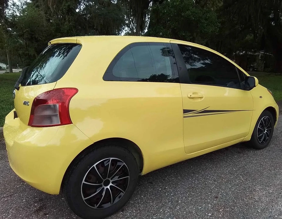 2011 Toyota Yaris - Image 14 of 20