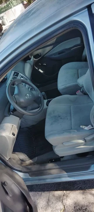 2011 Toyota Yaris - Image 6 of 12