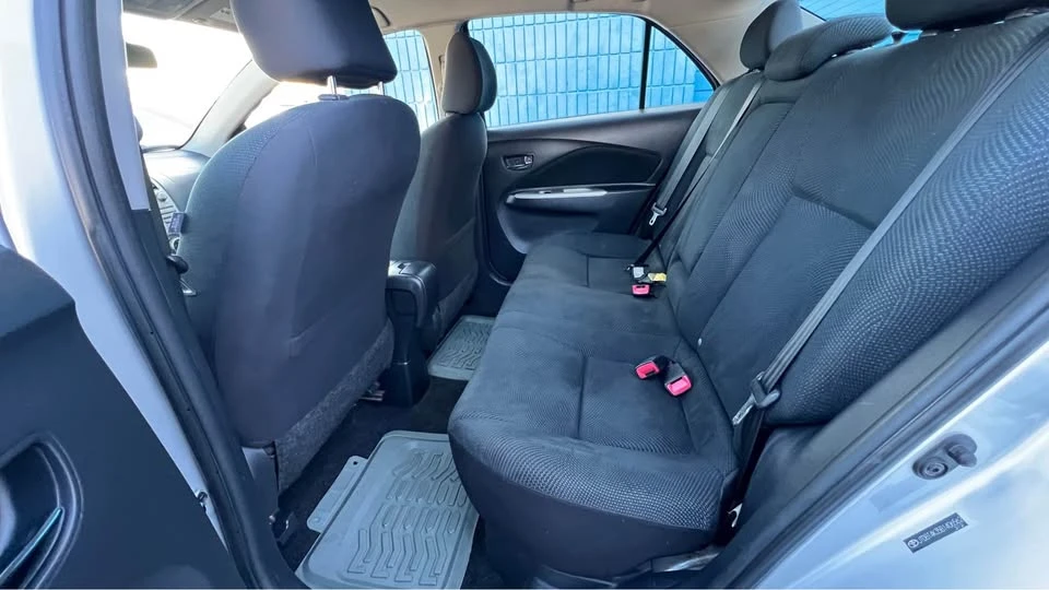 2011 Toyota Yaris - Image 15 of 20