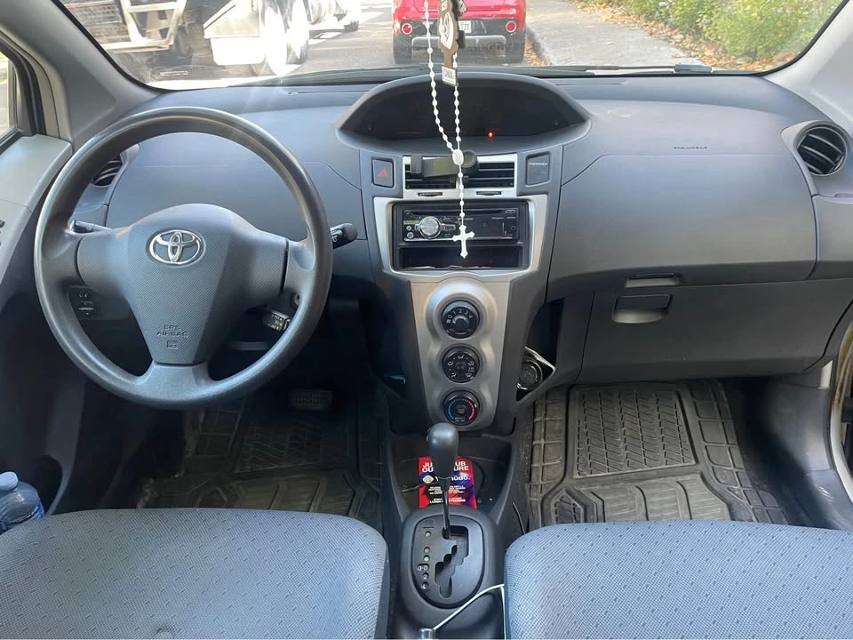 2011 Toyota Yaris - Image 4 of 5