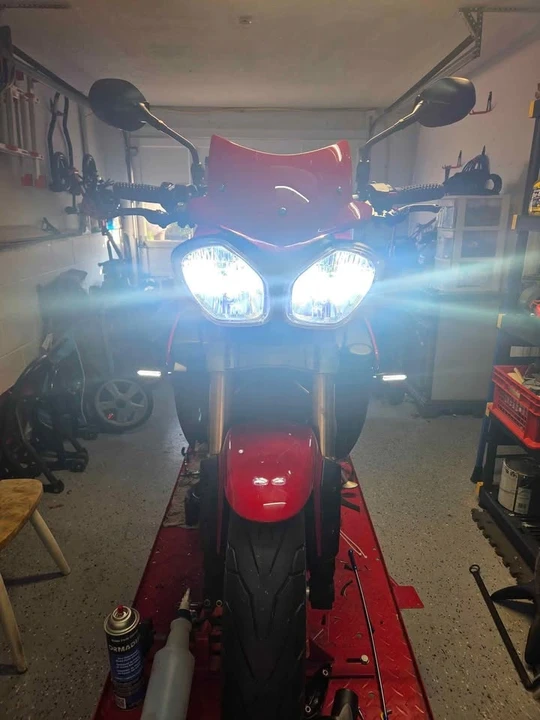 2011 Triumph Speed Triple - Image 2 of 4