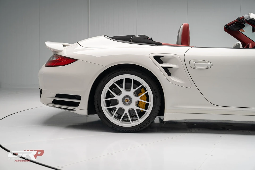 2011 Porsche 997 Turbo - Image 17 of 31