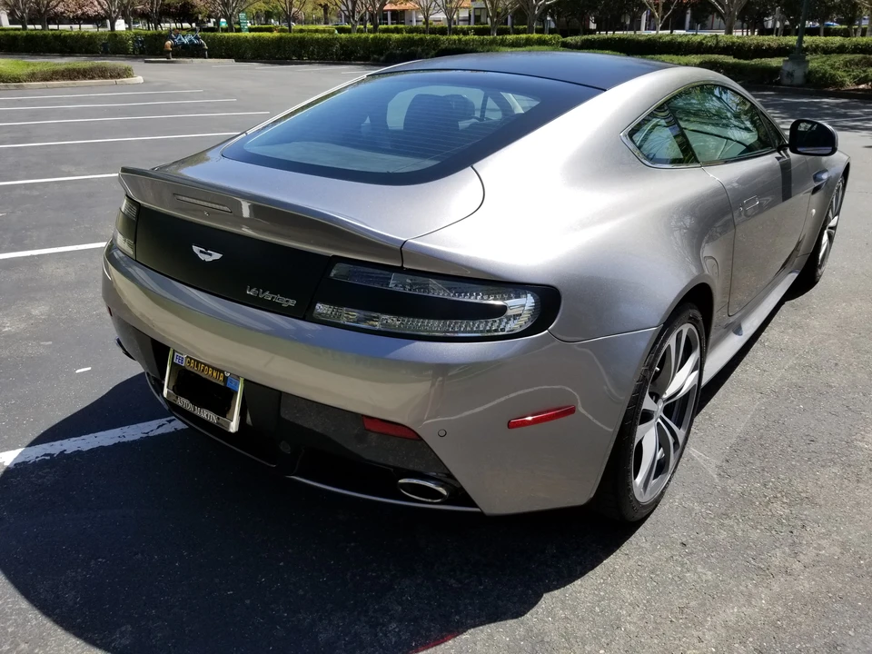 2011 Aston Martin Vantage - Image 4 of 12
