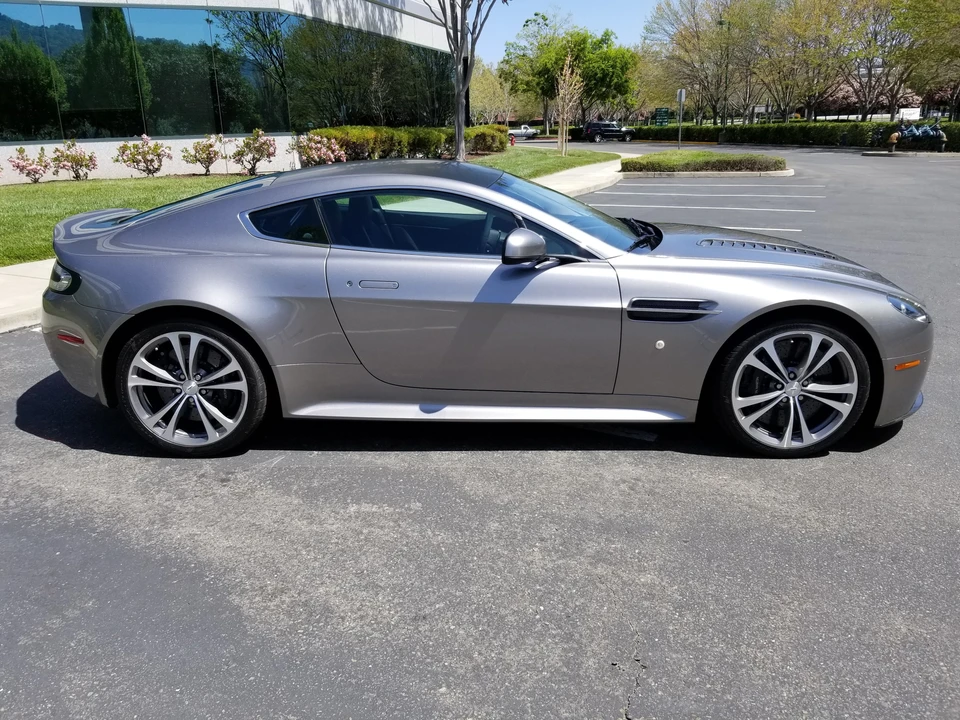 2011 Aston Martin Vantage - Image 3 of 12