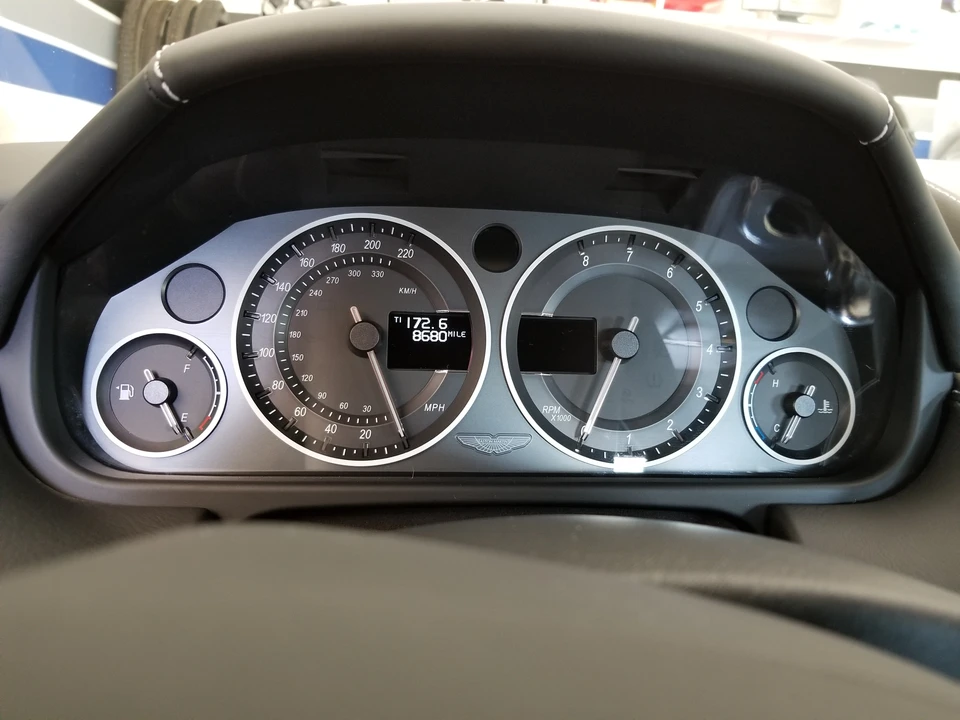 2011 Aston Martin Vantage - Image 6 of 12