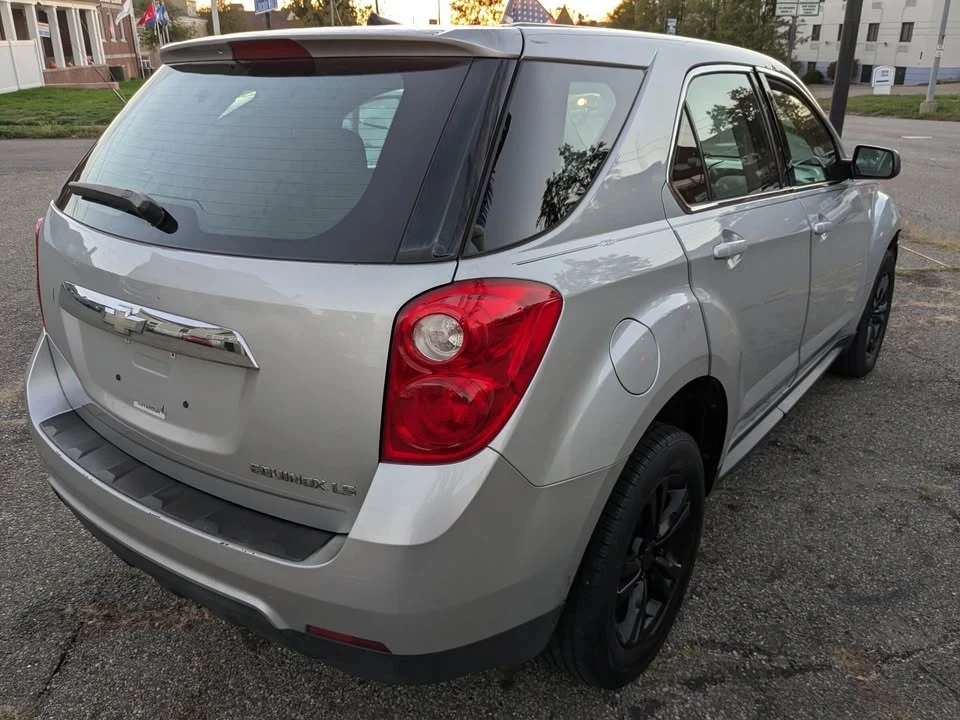 2011 Chevrolet Equinox - Image 4 of 8