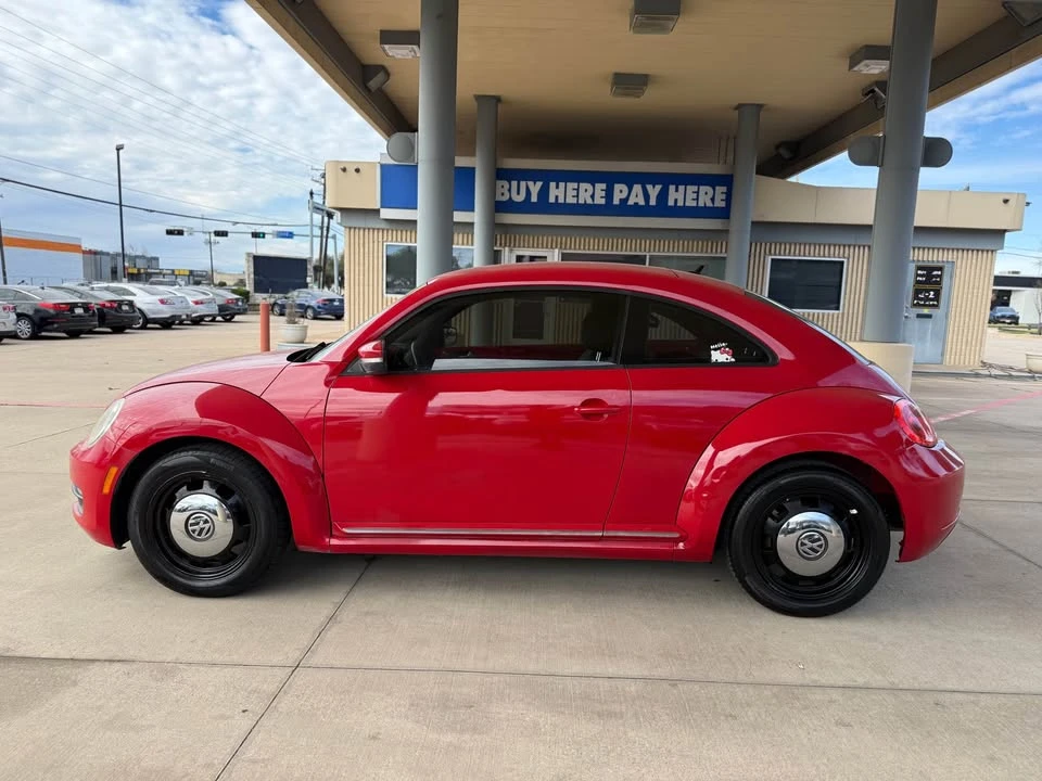 2011 Volkswagen Beetle - Image 8 of 12