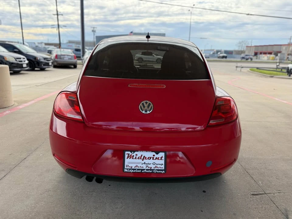 2011 Volkswagen Beetle - Image 6 of 12
