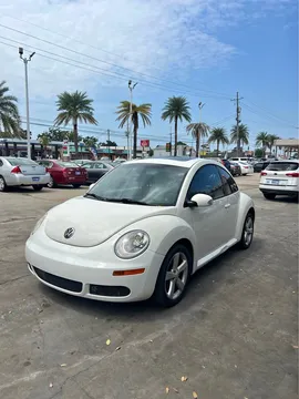 2011 Volkswagen Beetle 2.5L Entry Hatchback 2D