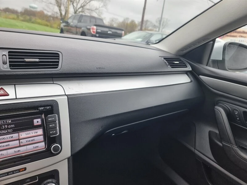 2011 Volkswagen CC - Image 15 of 20