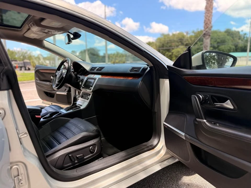 2011 Volkswagen CC - Image 11 of 20