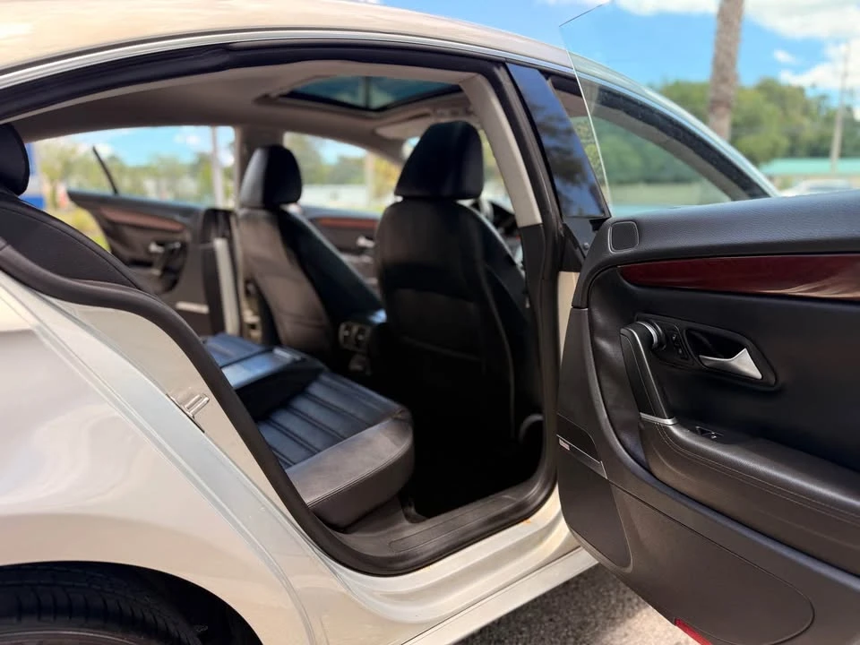 2011 Volkswagen CC - Image 8 of 20