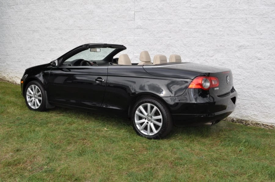 2011 Volkswagen Eos - Image 2 of 11