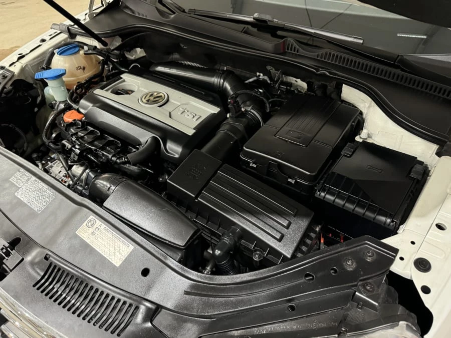 2011 Volkswagen Eos - Image 7 of 8